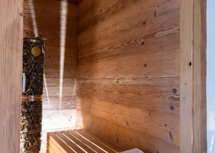 אורחן La Racine *